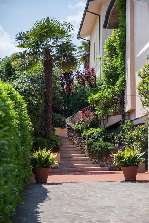 B&B Villa Adriano Ντεζεντσάνο ντελ Γκάρντα Εξωτερικό φωτογραφία