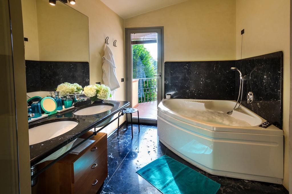 B&B Villa Adriano Ντεζεντσάνο ντελ Γκάρντα Εξωτερικό φωτογραφία